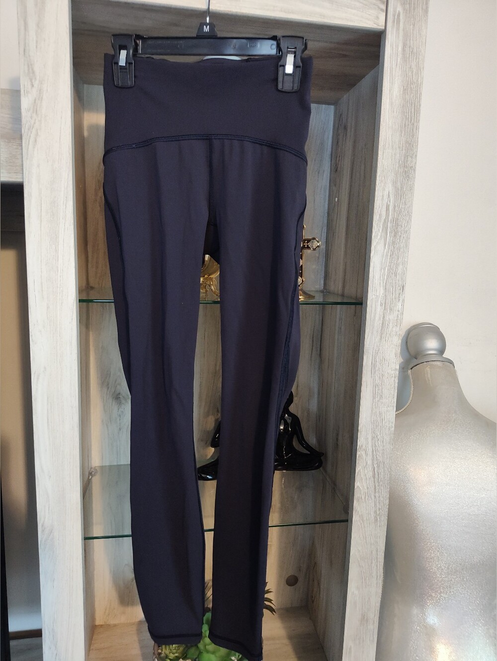 Lululemon High-Waist Black Women's Leggings SZ 2 Used Good Condition